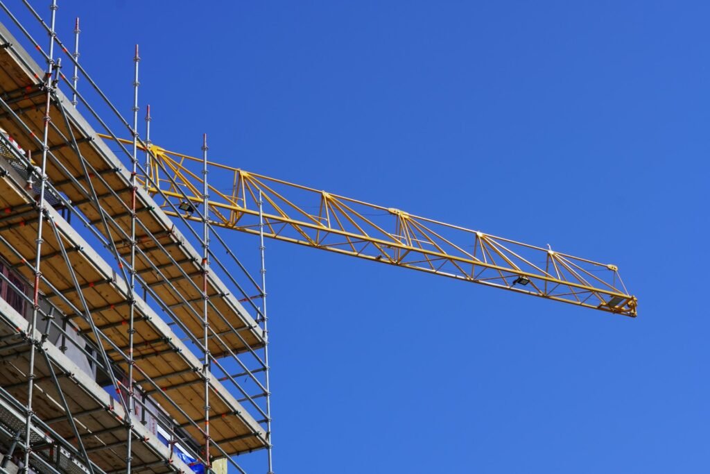 Chantier de construction avec grue